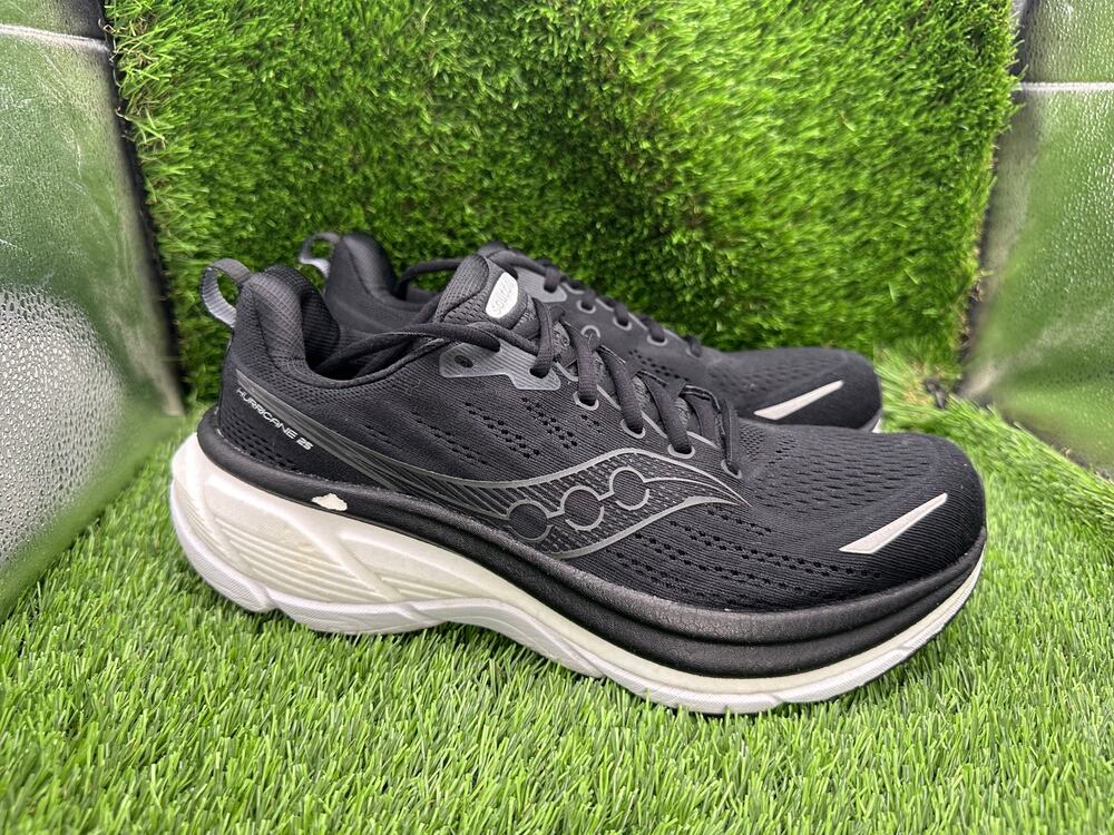 Saucony Hurricane 25 S21026-200 Athletic Sneaker Men's 10.5 Black Mesh Runningw